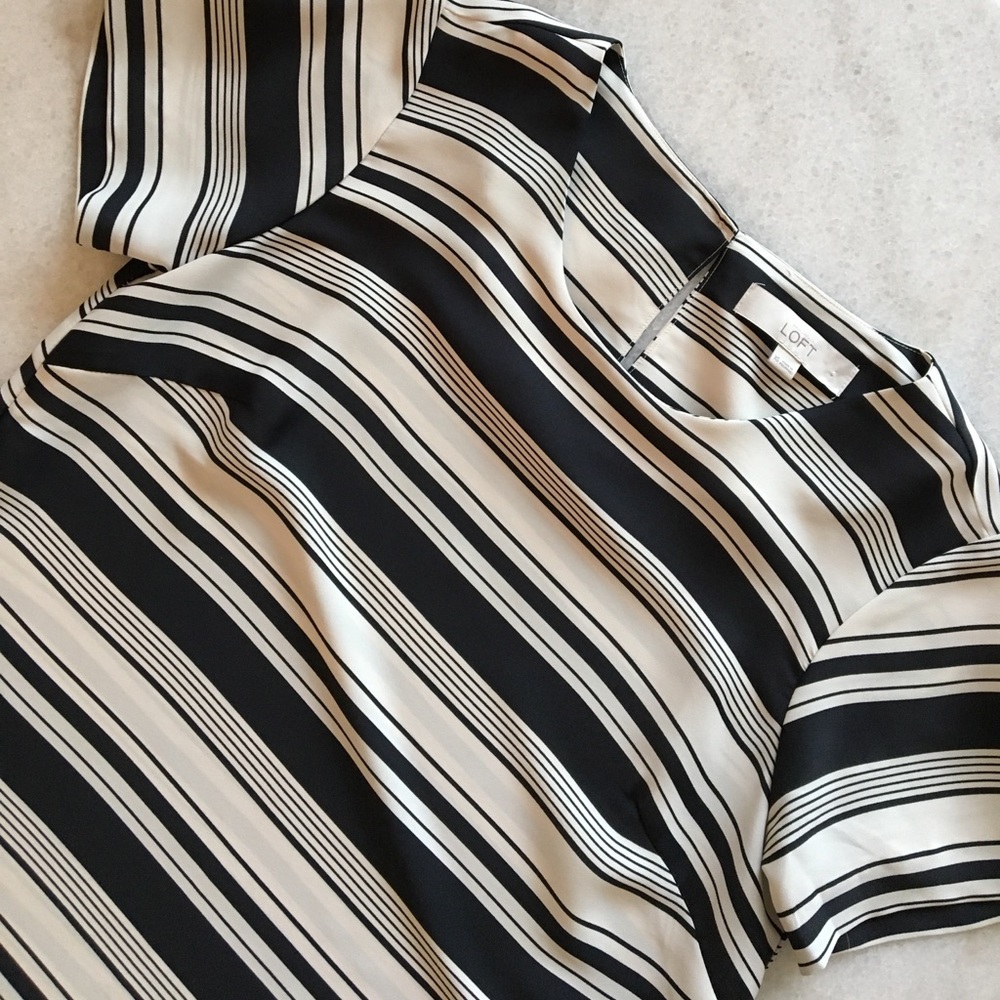 LOFT Black & White Short Sleeve Blouse XS