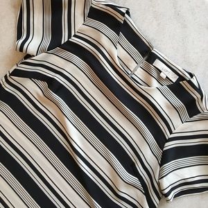 LOFT Black & White Short Sleeve Blouse XS