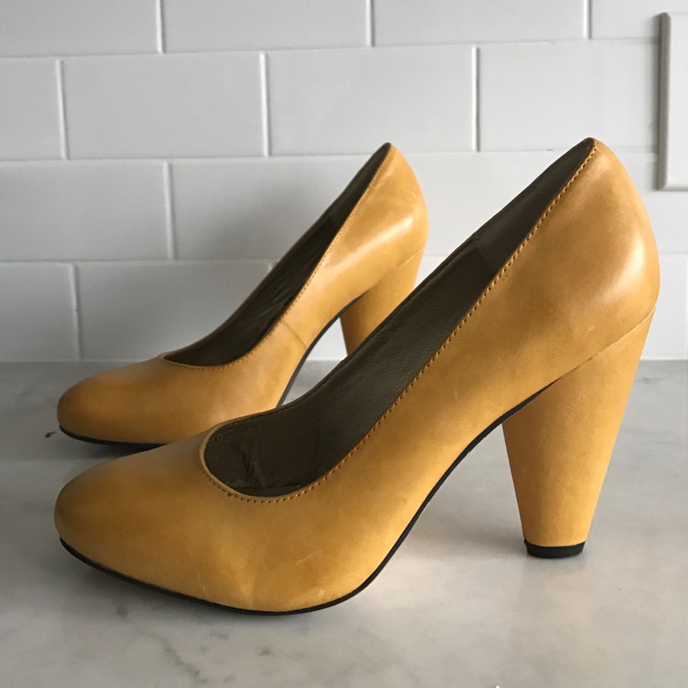Mustard yellow leather chunky heel pumps