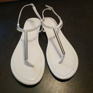 NY and Company white and metal t strap sandals sz8