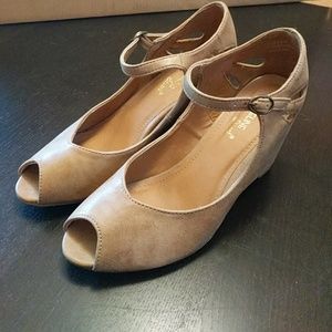 Madeline Stuart tan peep toe wedge pumps size 7.5