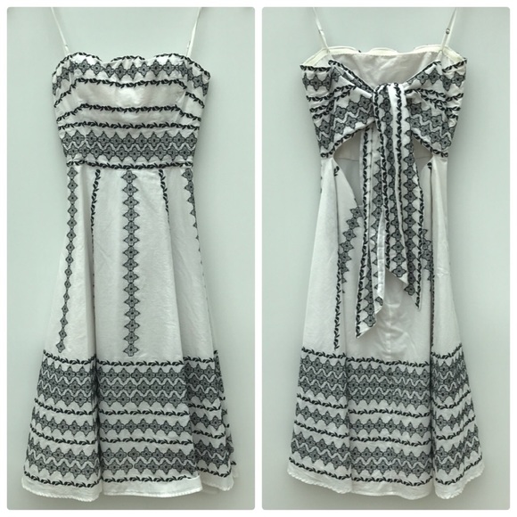 BCBGMaxAzria Dresses & Skirts - BCBG Maxazria Cotton Dress