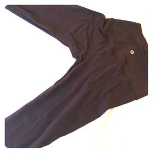 Lululemon Size 4 Black Cherry Align II Pants