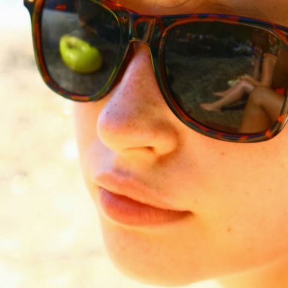 Meet your Posher, Elyssa - Picture 1 of 1