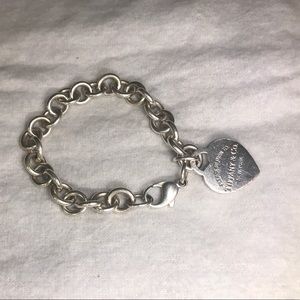 Tiffany & Co. Heart Charm Silver Bracelet 💙