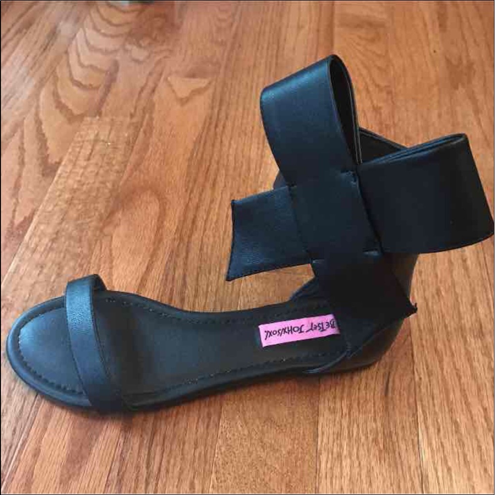 Betsey Johnson Bow Sandals