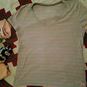 Short sleeve under armour XL Pink and grey shirt