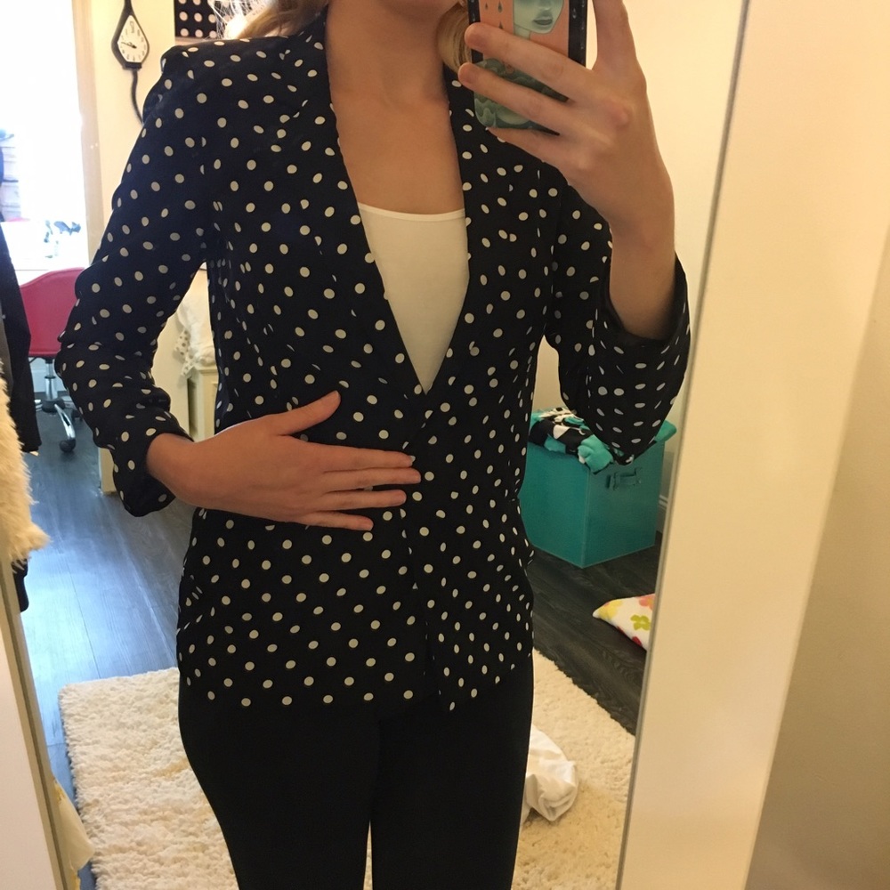 Polka dot blazer. 🖤🖤🖤