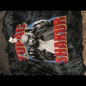 Tupac tie-dye shirt