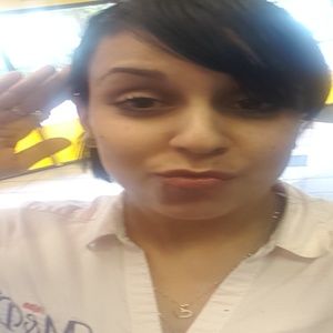 Meet your Posher, Monica