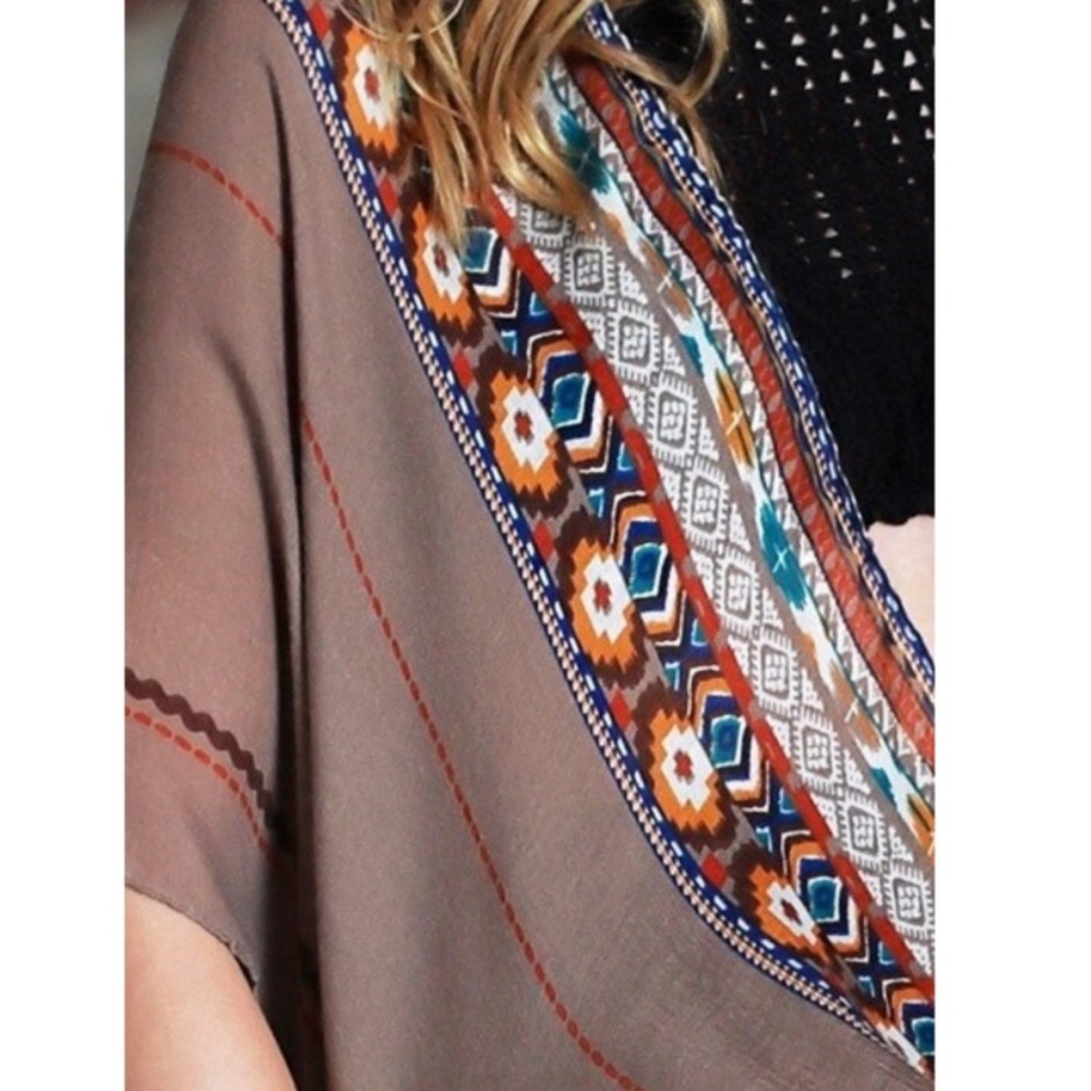 ⭐️HP⭐️Kimono⭐ - Picture 2 of 3
