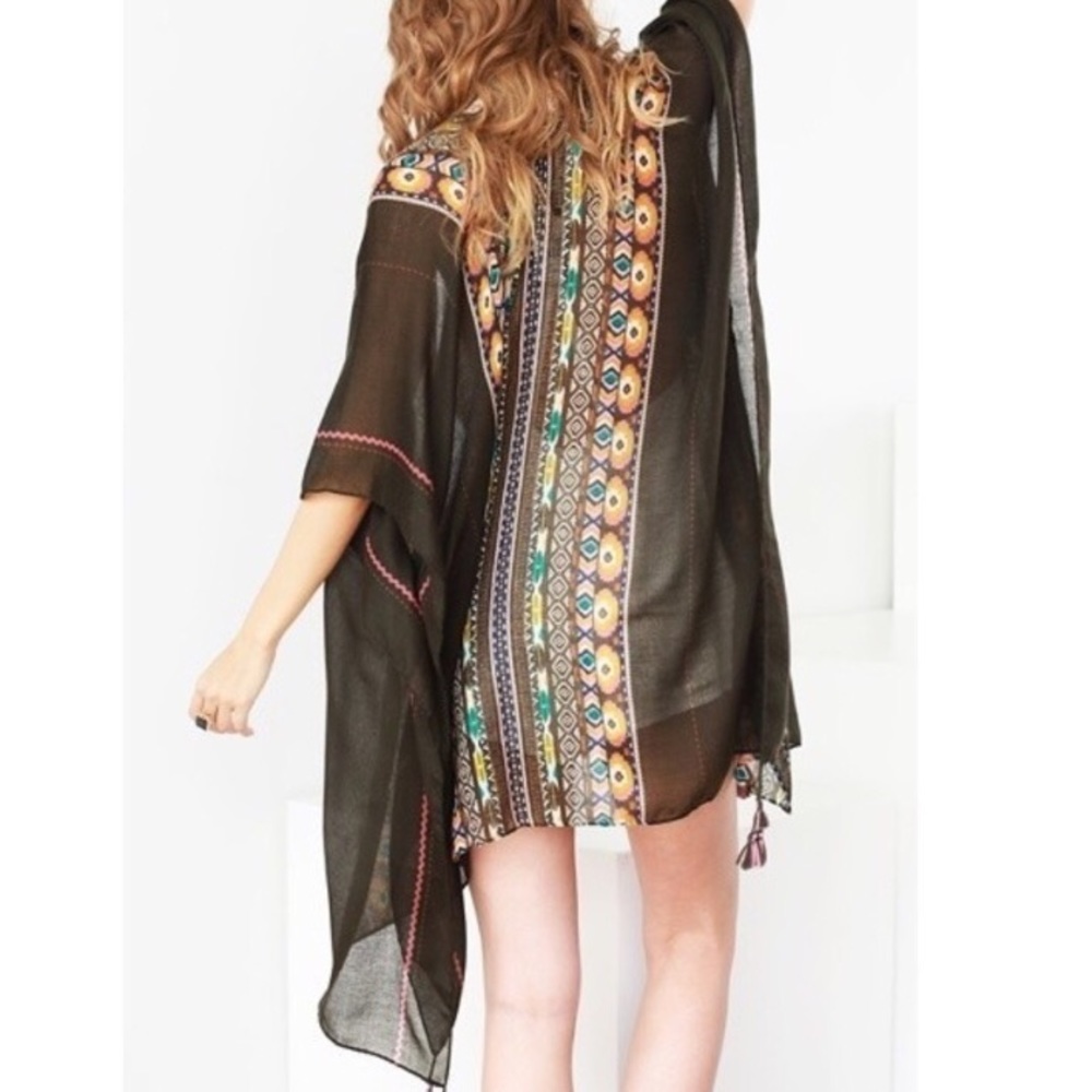 ⭐️HP⭐️Kimono⭐ - Picture 3 of 3