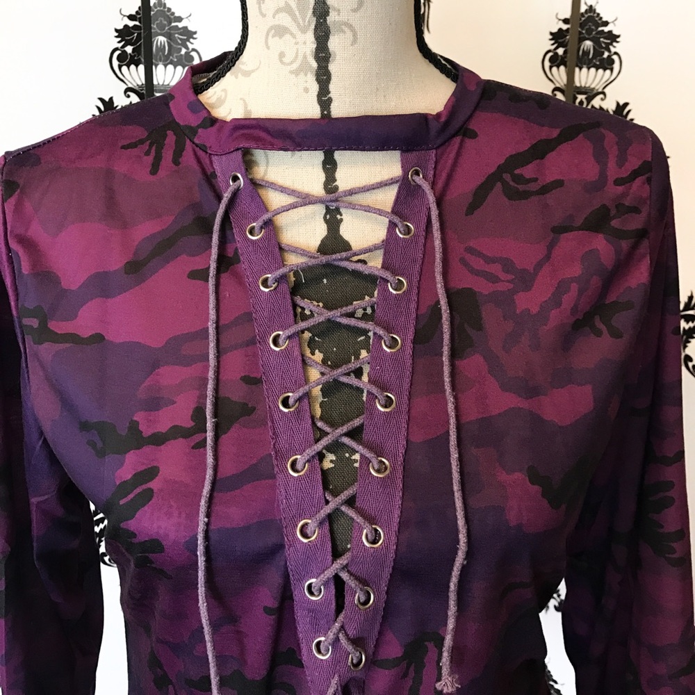 ๐ NWT! Purple Camo Lace Up Top! - Picture 2 of 6