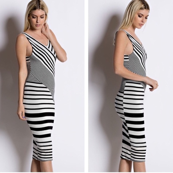 Black and White Dress - Picture 2 of 4