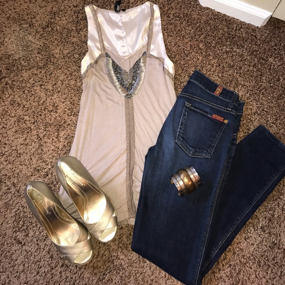 🎉🎉HP🎉🎉Trendy BKE Beaded Tank