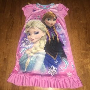 Disney Frozen night gown