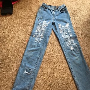 Distressed jeans x UO