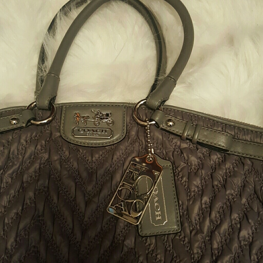 Large Coach Ashley - Picture 2 of 4