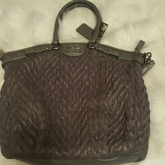 Large Coach Ashley - Picture 1 of 4