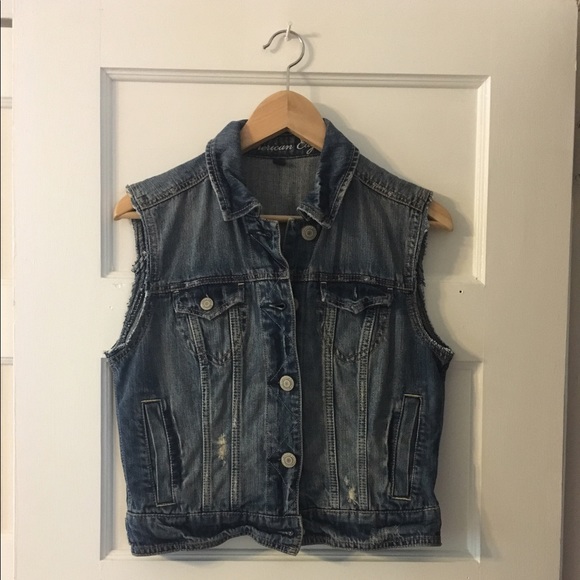 ⭐️ American Eagle ⭐️ Retro Jean Vest ⭐️ - Picture 1 of 5