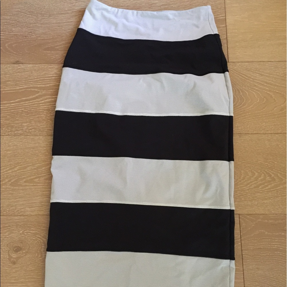 Lululemon Yoga Over Skirt - Picture 1 of 3
