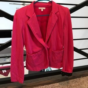 Love. Fire hot pink casual blazer w/ 💙 sleeve