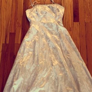 Wedding/prom/pageant dress