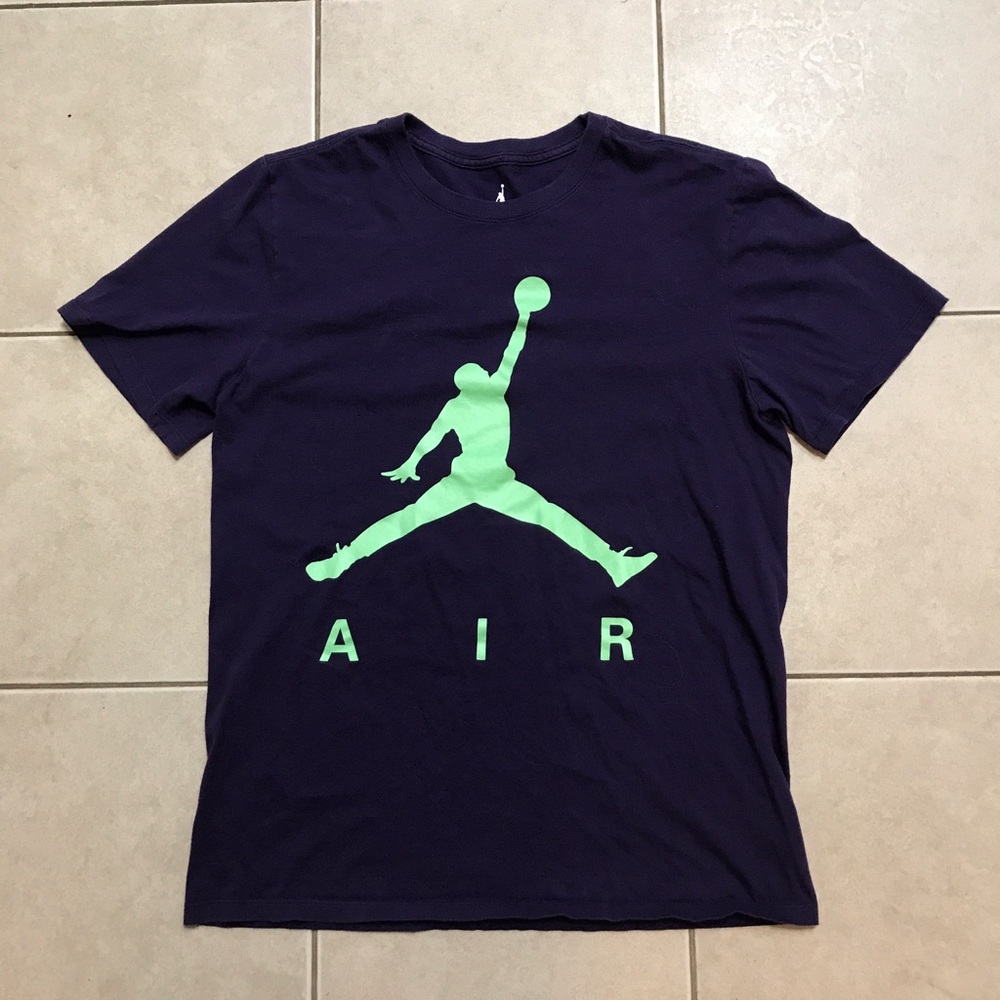 Air Jordan T-Shirt | Men's Medium
