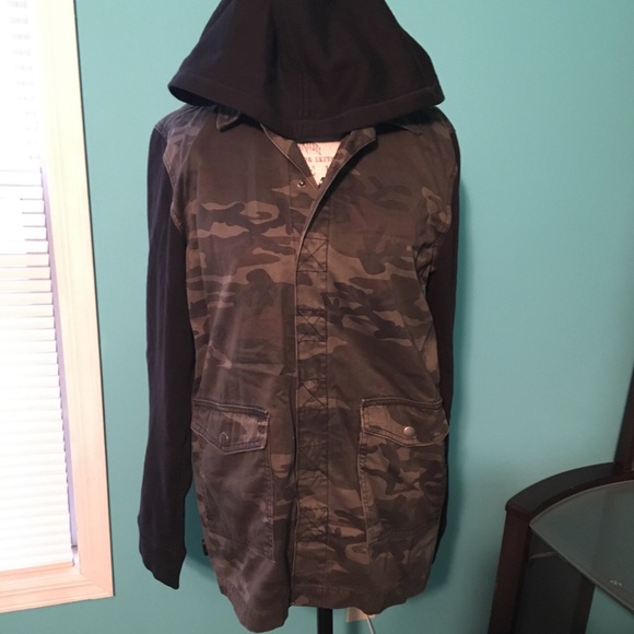Hottopic camo jacket - Picture 1 of 4