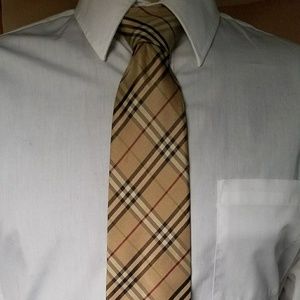 *SALE* Signature Plaid Burberry 100% silk tie