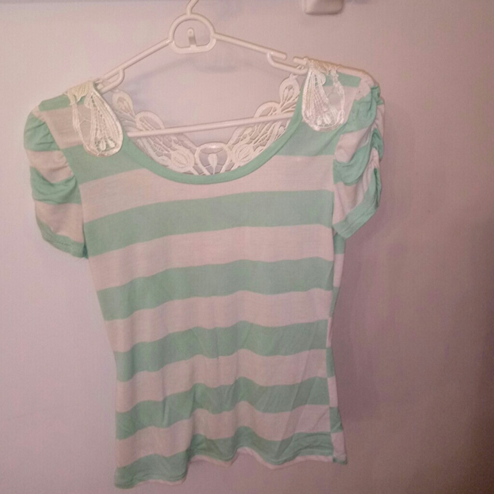 Strip short sleeve shirt with lace