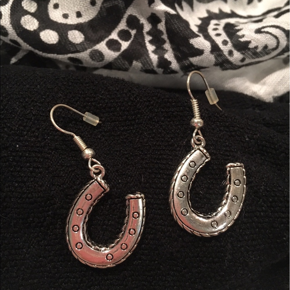 Silver horseshoe earrings!