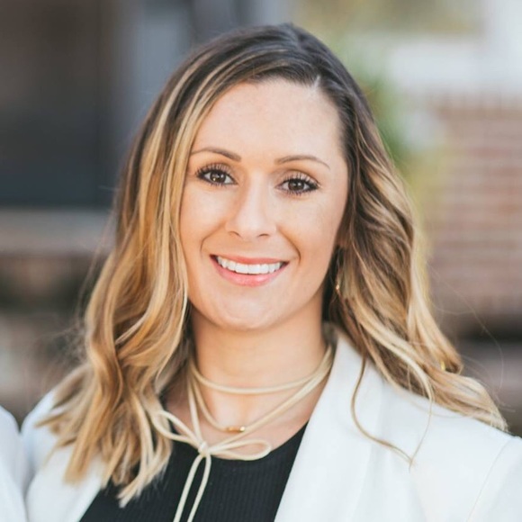 Meet your Posher, Jillian - Picture 2 of 2