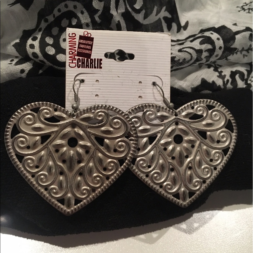 NWT- Super Cute Heart Earrings!