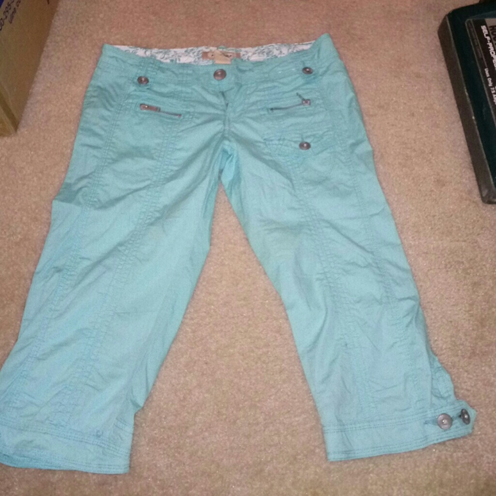 Turquoise capris