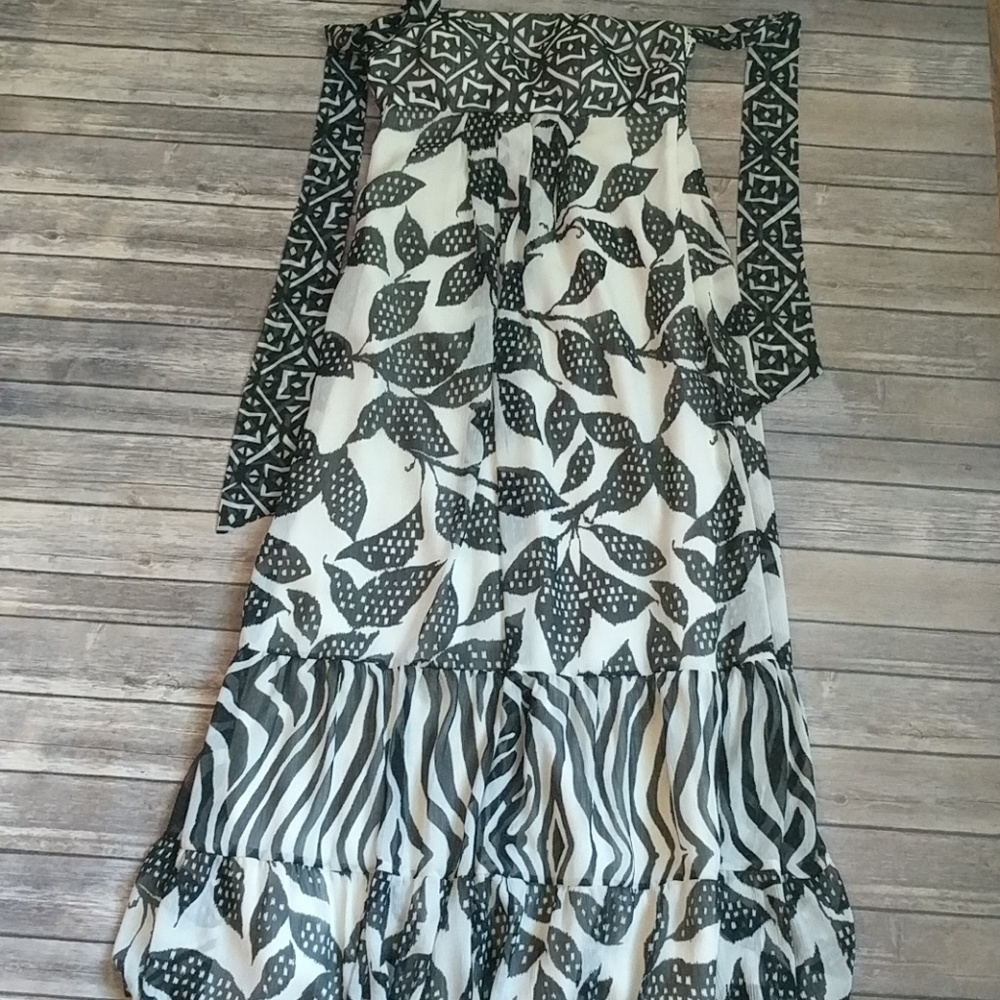 Final White House Black market dress - Picture 2 of 5