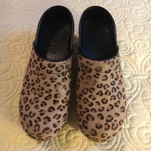 Brown "Suede" Leopard clogs by Sanita