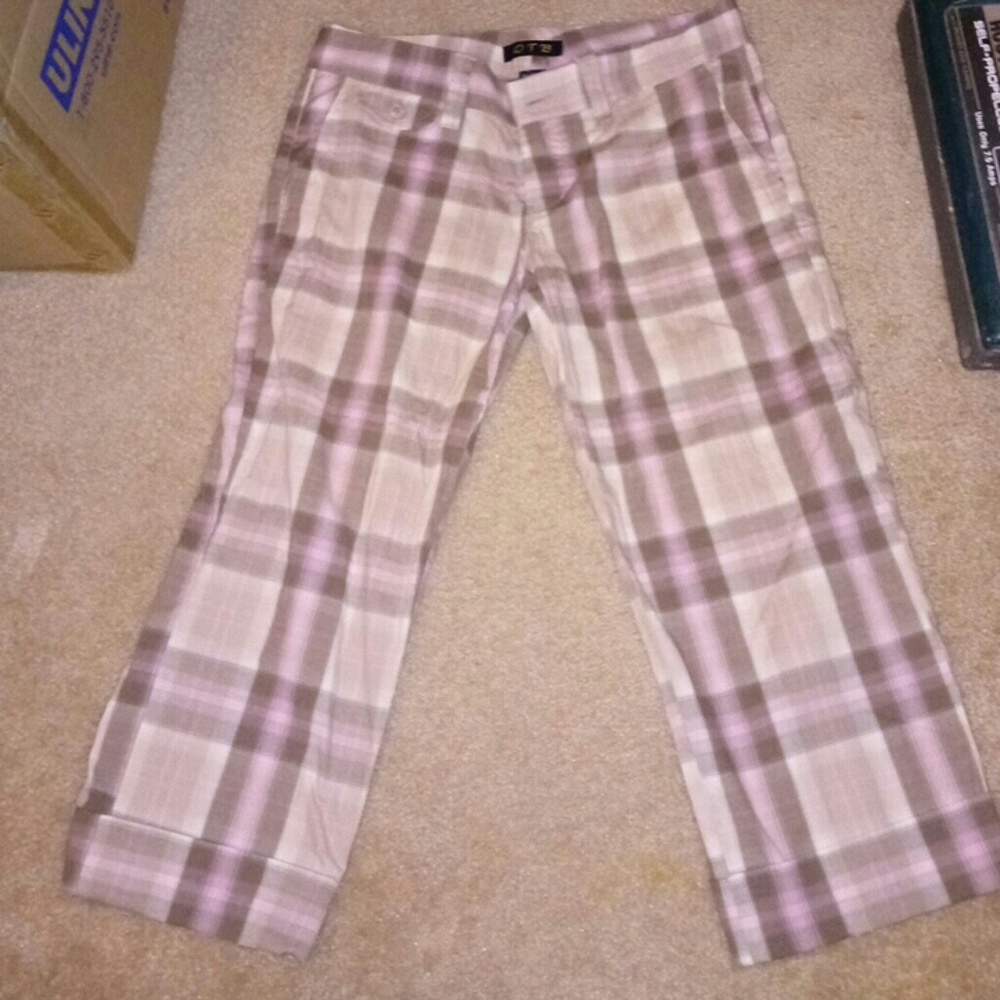 Plaid capris