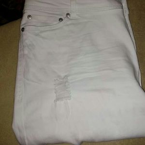 Skinny leg whit jeans tried on but to little...