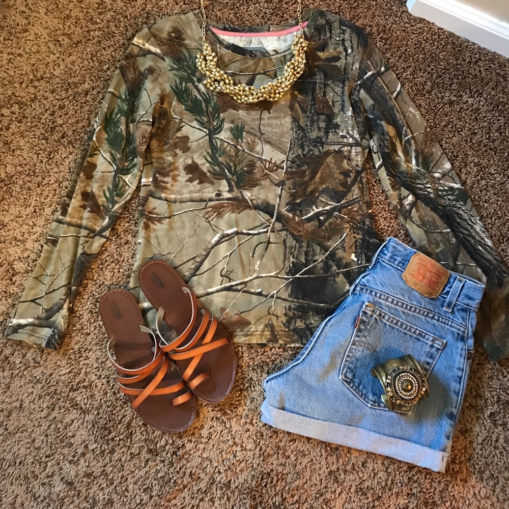 🔥Cute Bonfire Camo Shirt🔥