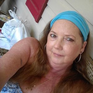 Meet your Posher, Lora