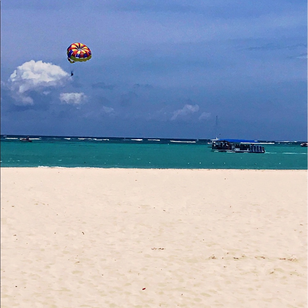 Meet your Posher, Larrean