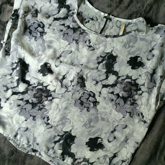 Sheer crop top - Picture 1 of 2