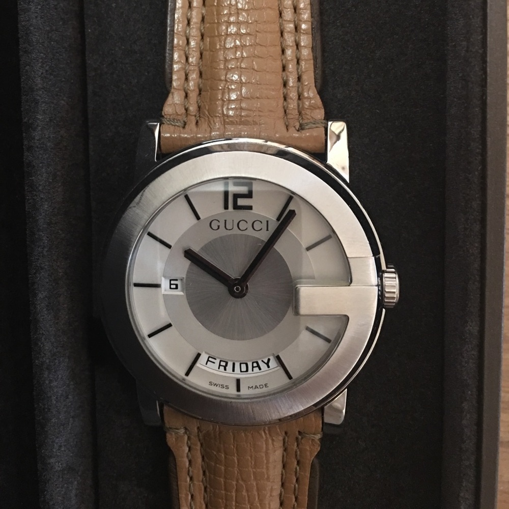 Men's Gucci Watch Leather Strap