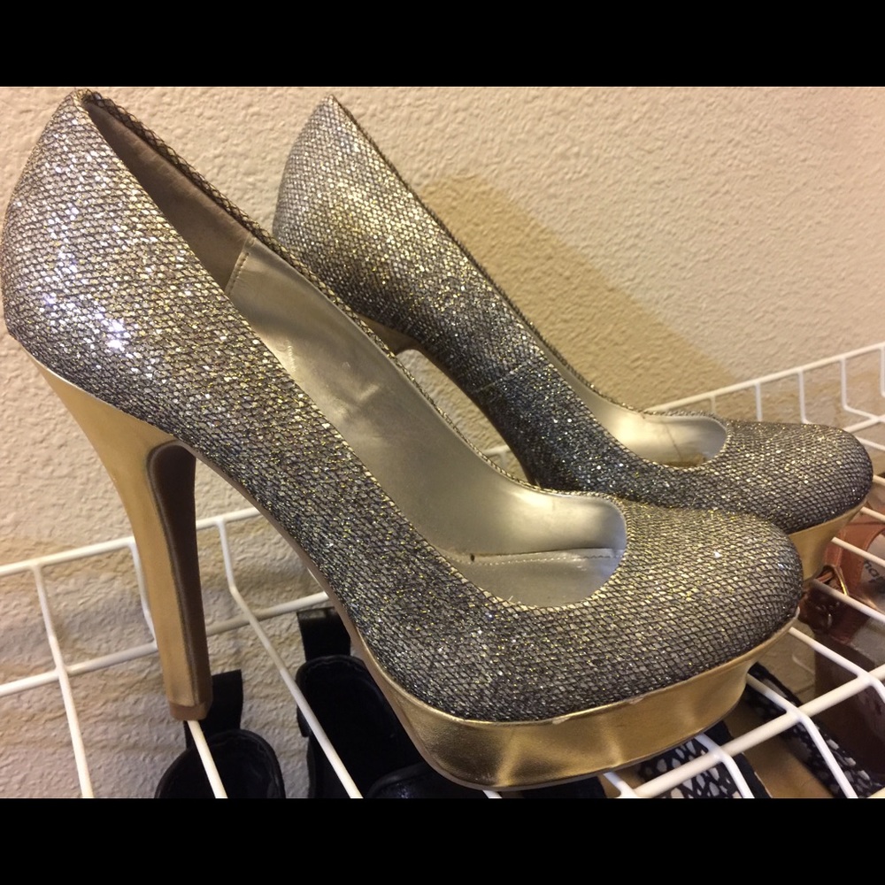 💎SOLD💎Steve Madden Super Sparkle Heels