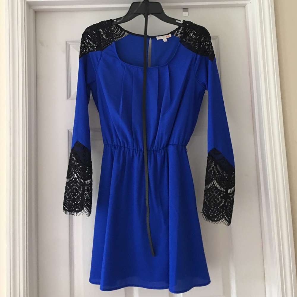 Royal blue Gianni Bini long sleeve dress