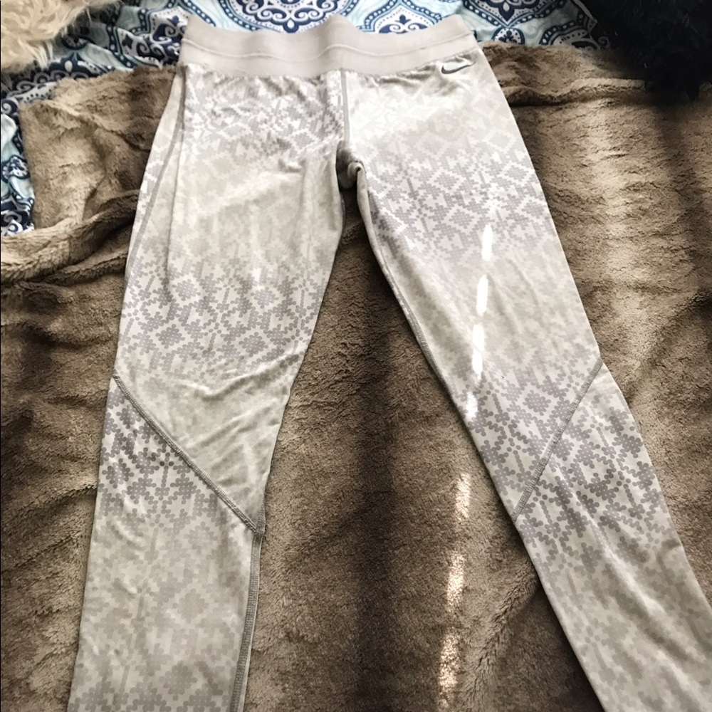 Price dropped!!!! Nike pro leggings