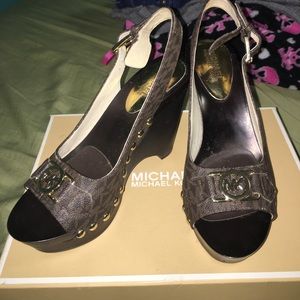 Michael Kors charm sling