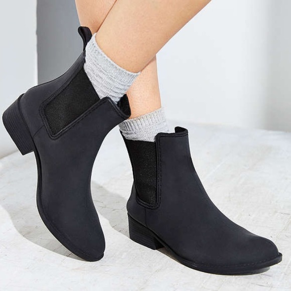 Jeffrey Campbell Shoes - Last Chance ❗️Jeffrey Cambell Rain Booties Black