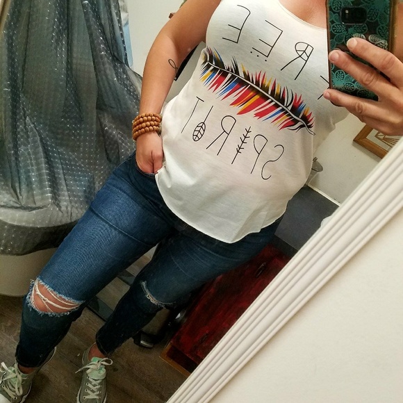 Last, size medium. - Picture 5 of 6